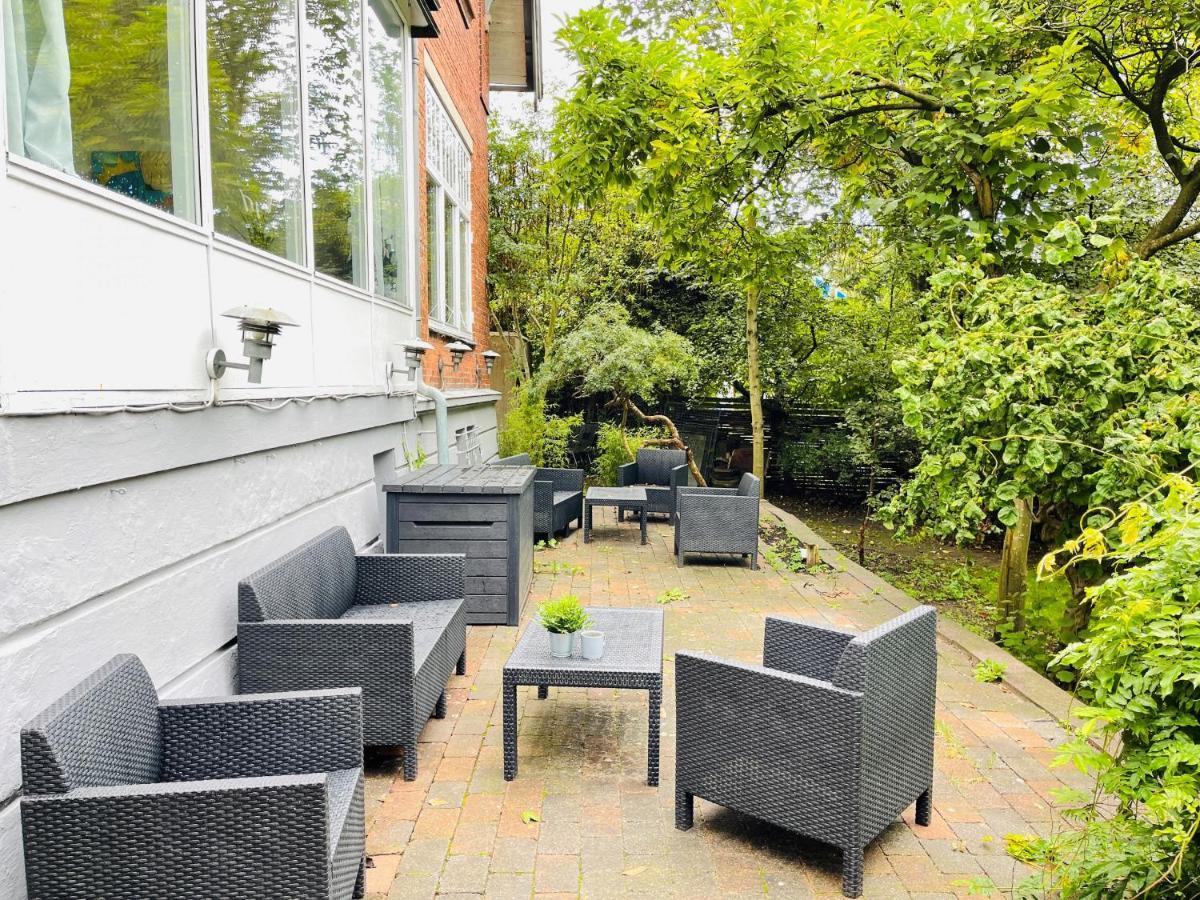 Aday - Aalborg Mansion - Big Apartment With Garden Exterior photo
